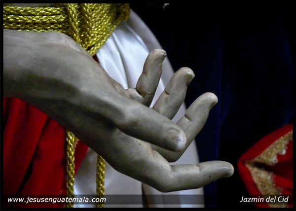 corazon jesus palin 3