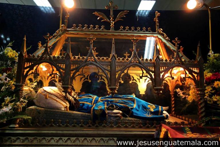 11008991_10203737372827047_642083839_n